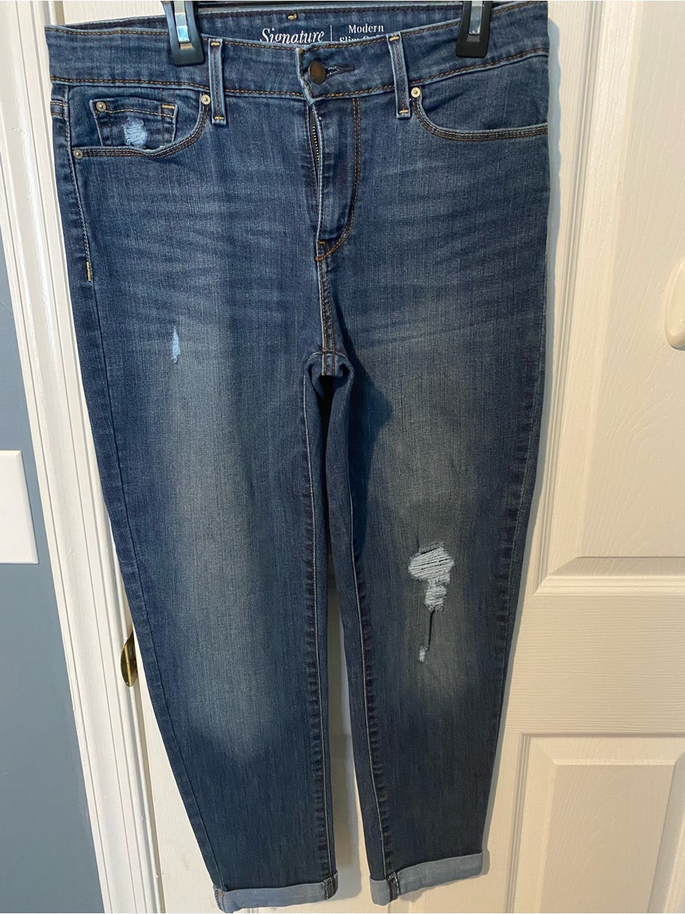 Levi’s Signature Blue Distressed Modern Tapered Jeans